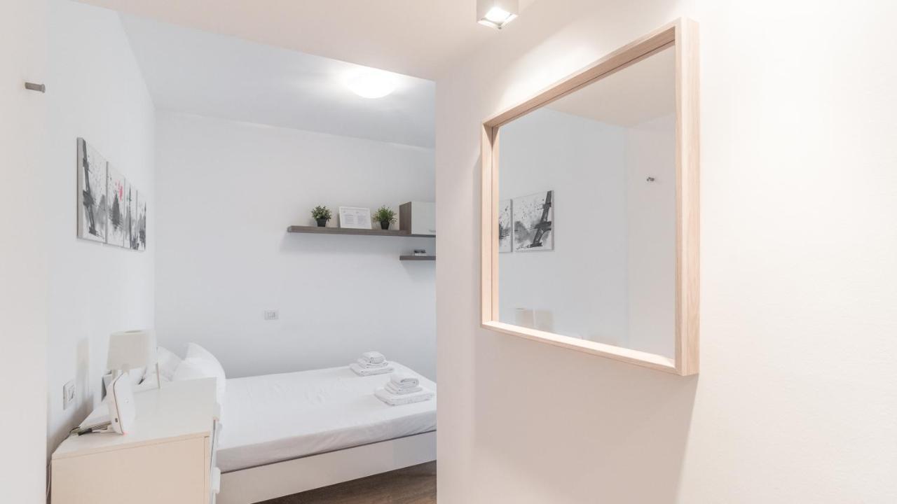 Italianway - Ampere 103 Apartment Milan Bagian luar foto
