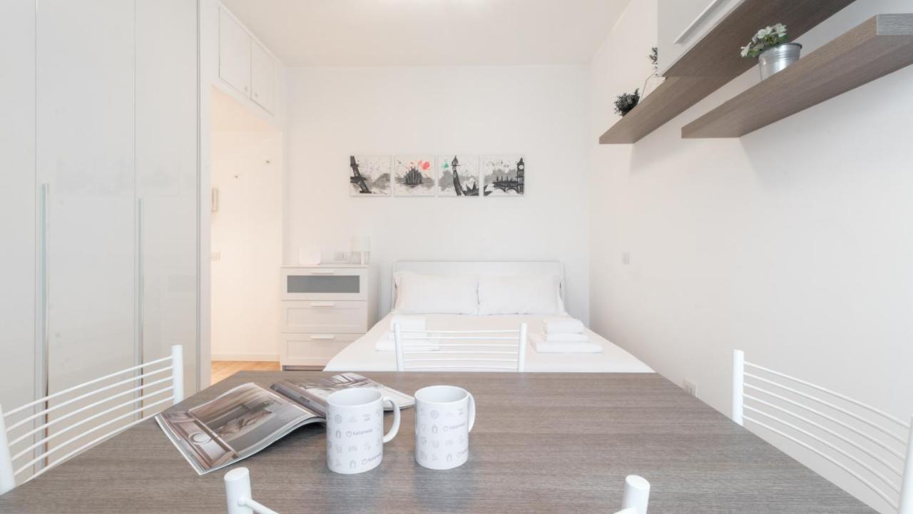 Italianway - Ampere 103 Apartment Milan Bagian luar foto