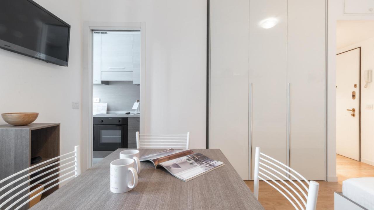 Italianway - Ampere 103 Apartment Milan Bagian luar foto